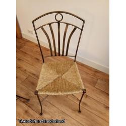 4 prachtig mooie klassieke stoelen, gietijzer met rieten zitvlak