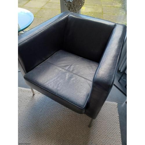 zwart leren stoelen