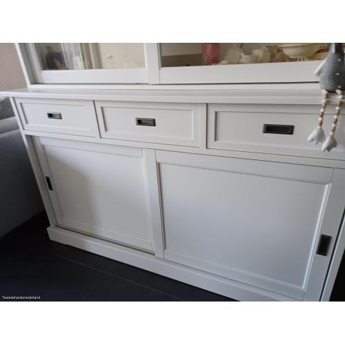 Witte buffetkast