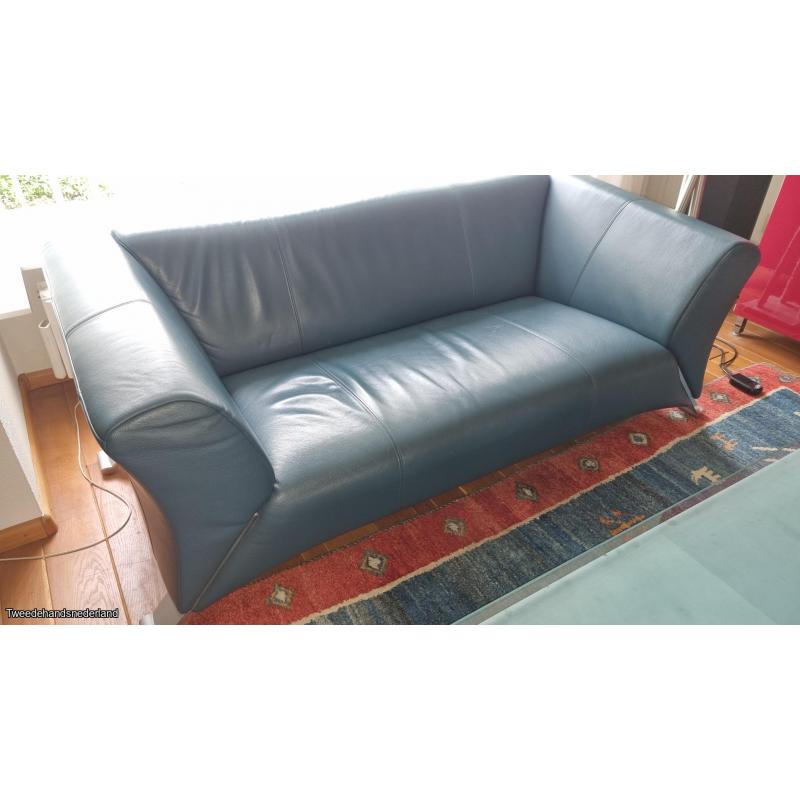 Rolf Benz model 332, kleur petrol/blauw 60.516, leer en giet aluminium poot,