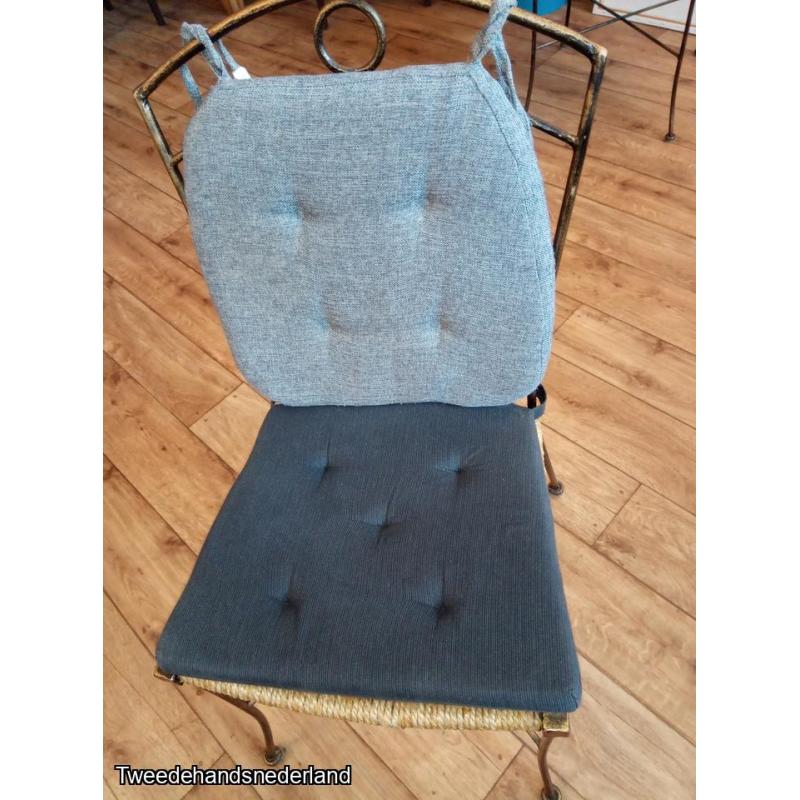 4 prachtig mooie klassieke stoelen, gietijzer met rieten zitvlak
