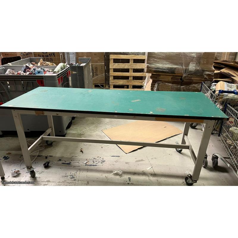 14 Tweedehands Werktafels