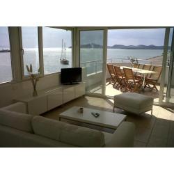 Luxe penthouse, direct aan zee (nabij Bodrum)