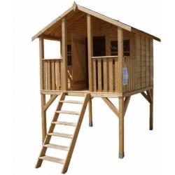 Aktie houten speelhuis op palen met veranda