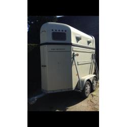 1,5 paards trailer te huur!!