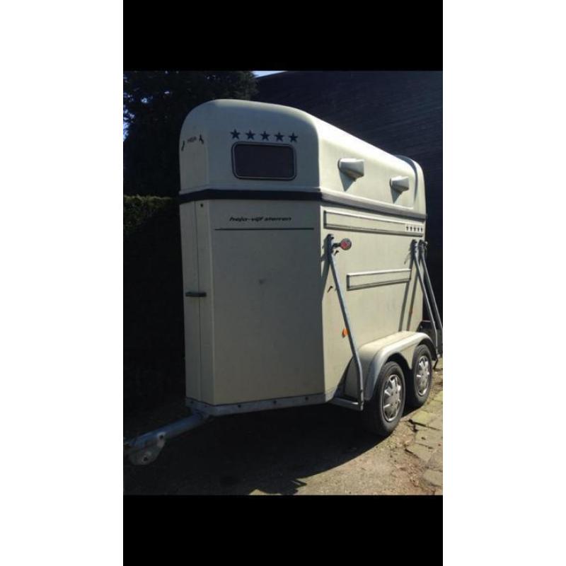 1,5 paards trailer te huur!!