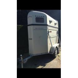 1,5 paards trailer te huur!!
