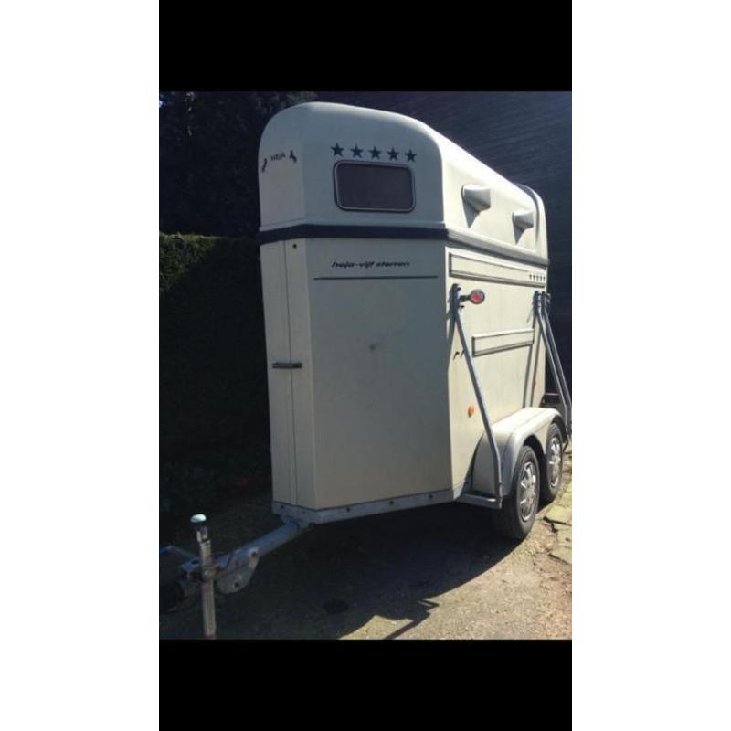 1,5 paards trailer te huur!!