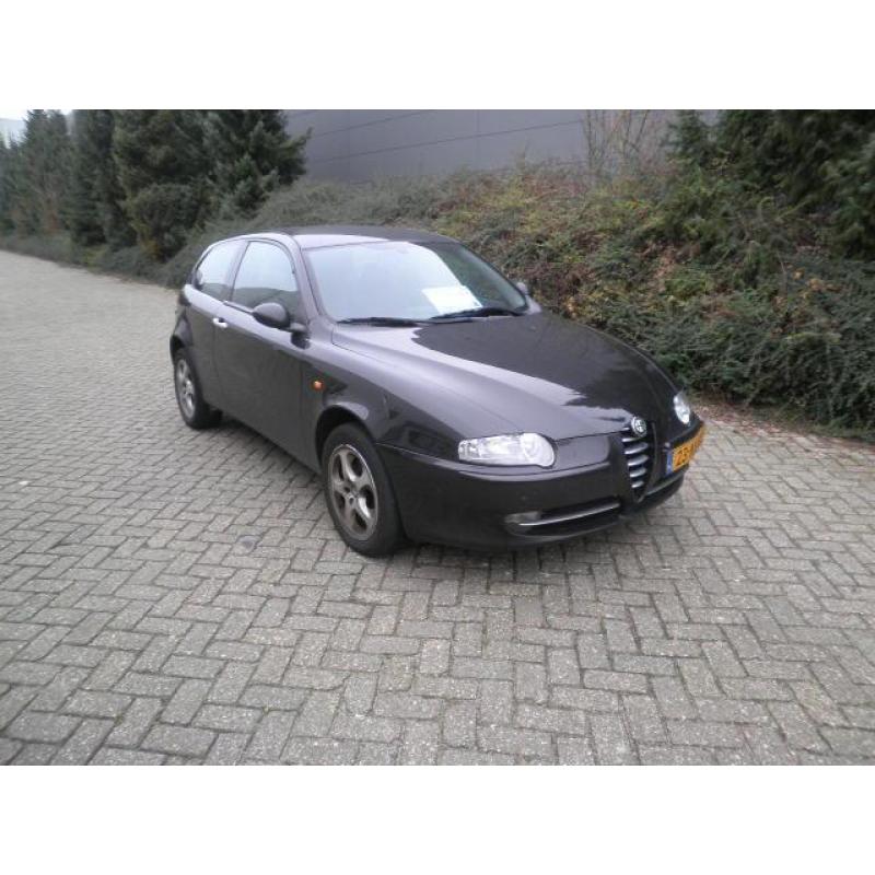 Alfa Romeo Alfa-147 1.6 T.spark 16V 77KW 3DR 2003 Zwart
