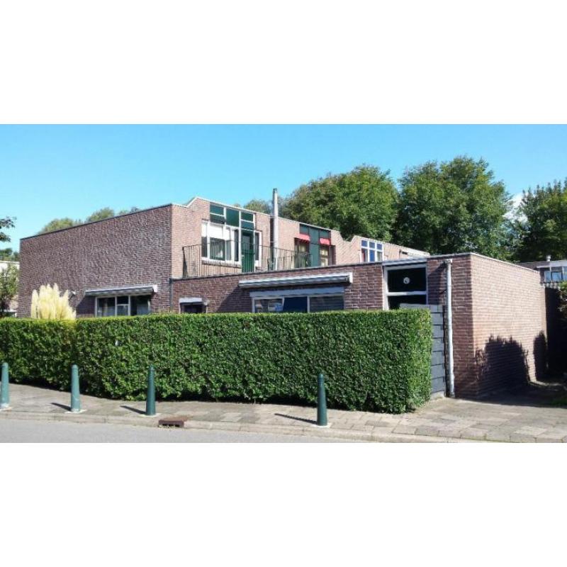 Zonnige ruime hoekwoning