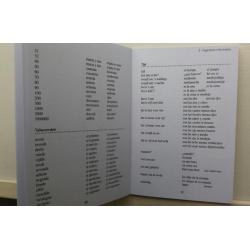 Taalgids woordenboek Spaans Klein formaat 15 x 10 cm 160 blz