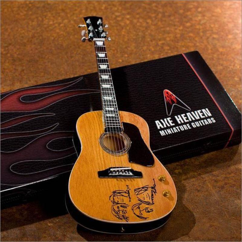 Axe Heaven miniatuur gitaar | John Lennon Give Peace a Chanc