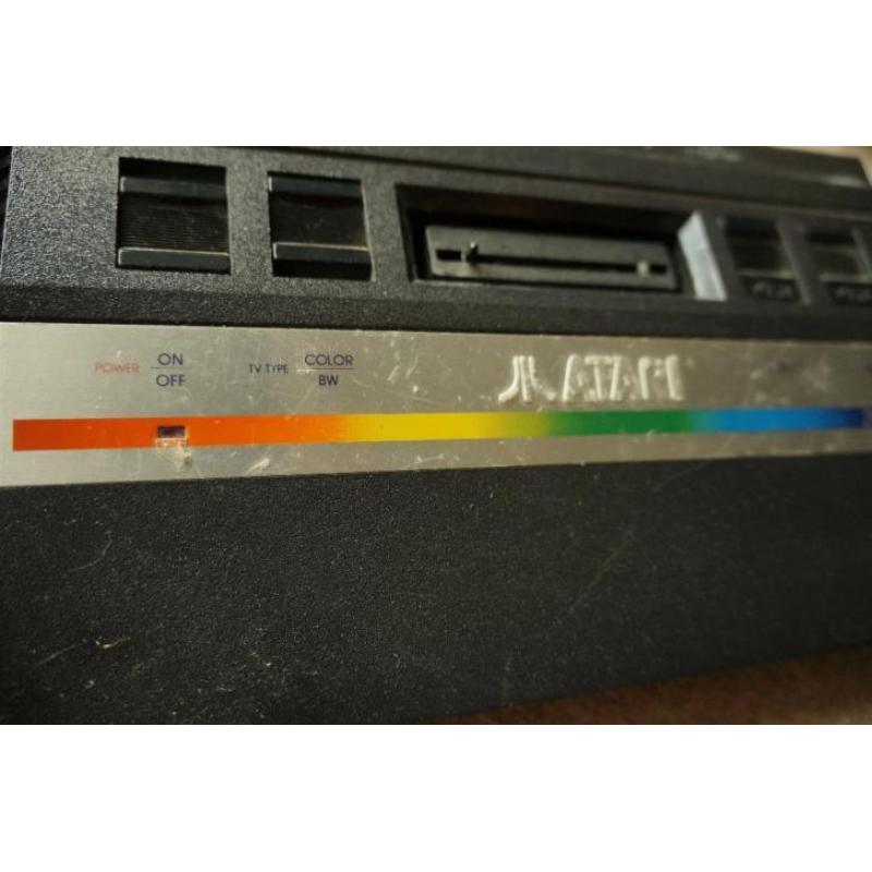 2 X Atari 2600 (2600 JR. & Darth Vader)