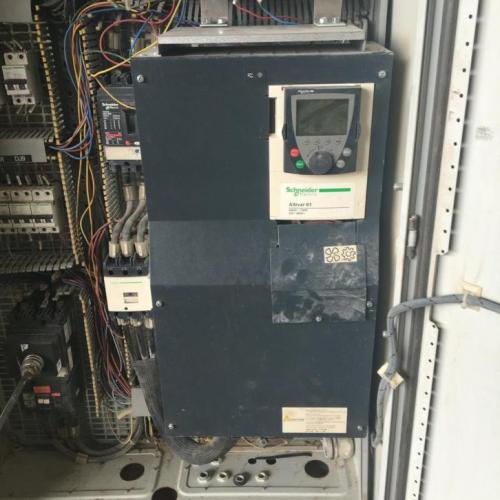 Schneider 6.1 freqeuntieregelaar 480v 55KW met elektromotor