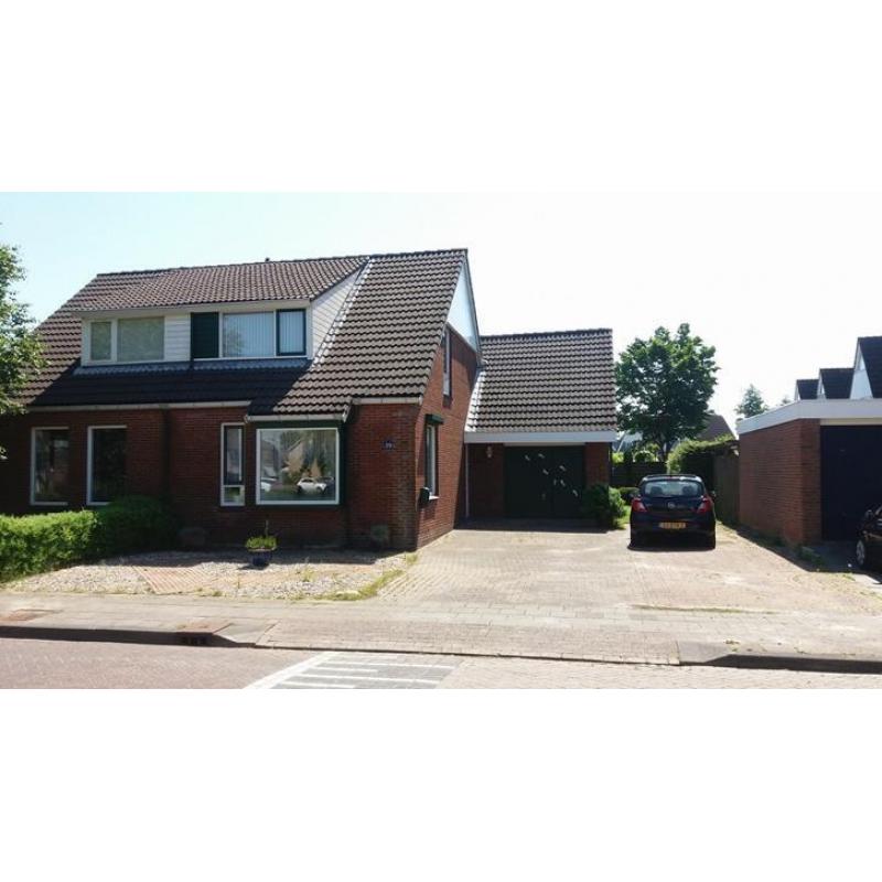 2-onder-1-kap woning in Grou met 2 badkmrs/4 slaapkmrs