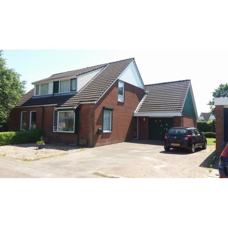 2-onder-1-kap woning in Grou met 2 badkmrs/4 slaapkmrs