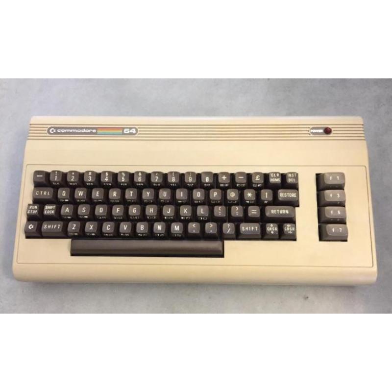Commodore 64 (Echt in super staat) met stofkap en voeding