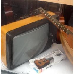 Zeer mooie jaren 70 Aristona draagbare zwartwit tv