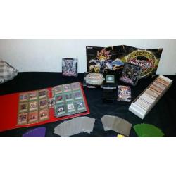 Yugioh collectie (1200+ kaarten) + tins,sleeves en opbergbox
