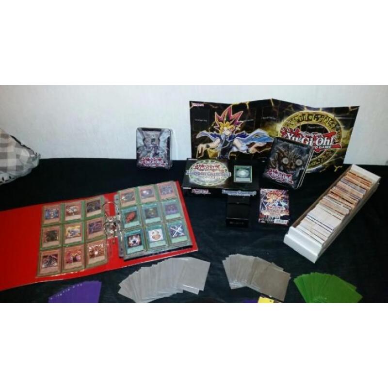 Yugioh collectie (1200+ kaarten) + tins,sleeves en opbergbox
