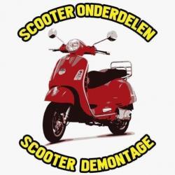 Diversen schakelaars van diversen merken en types scooters.