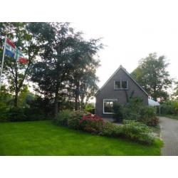 Te koop aangeboden: Vrijstaande woning met garage