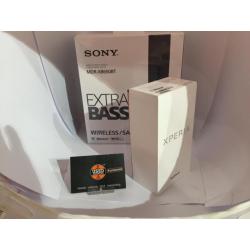 Sony Xperia X 32GB Zwart Nieuw in Doos + Sony MDR-XB650BT