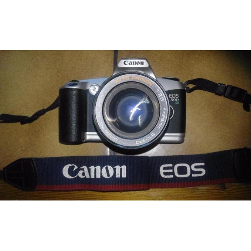 Canon EOS 500 N analoge camera + 28 mm lens