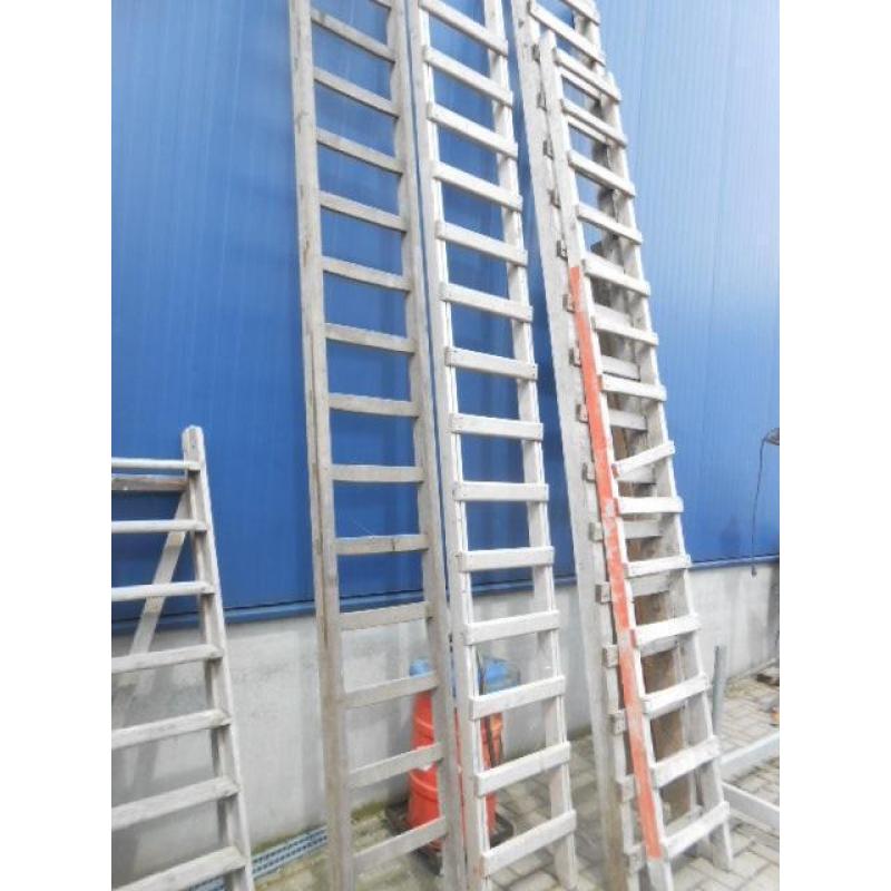 houten ladders in diverse uitvoeringen en lengte's