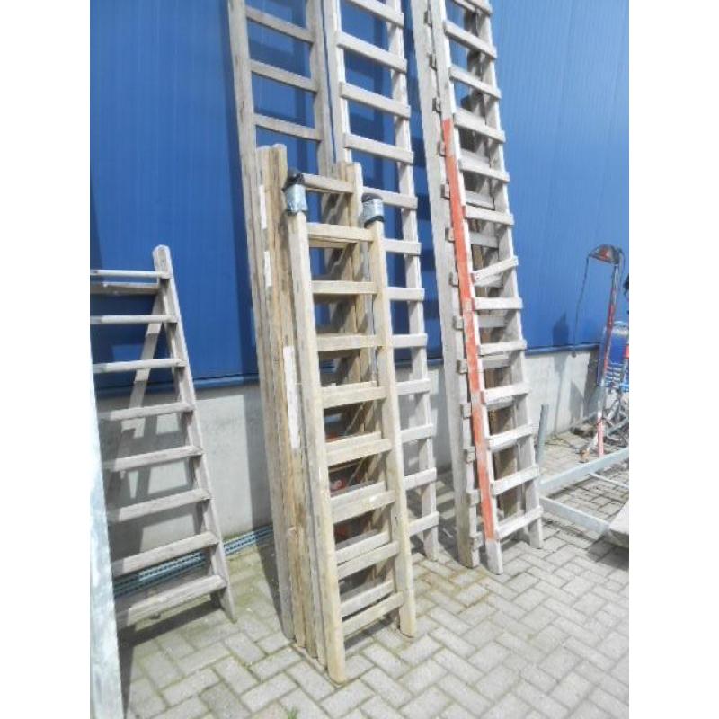 houten ladders in diverse uitvoeringen en lengte's