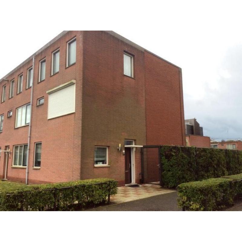 Koopwoning: Abraham Maatstraat 2, VLAARDINGEN