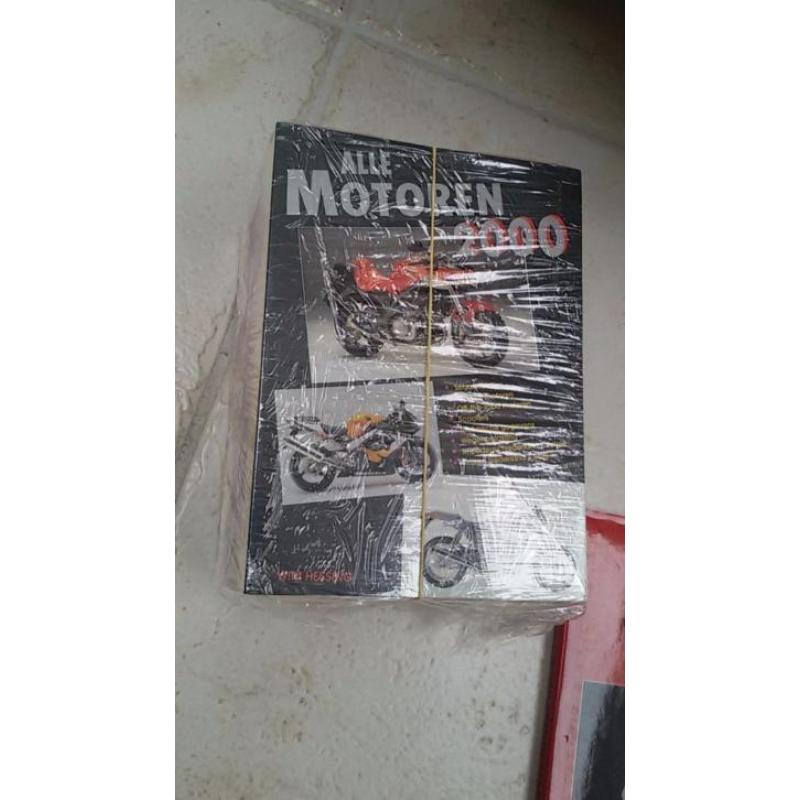 verzameling motorboeken