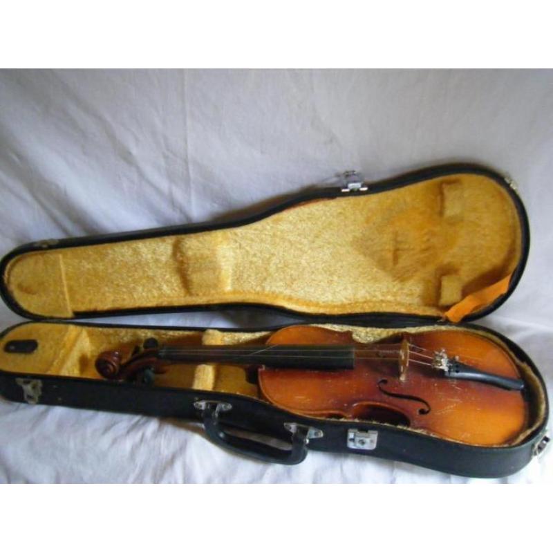 Oude viool in koffer