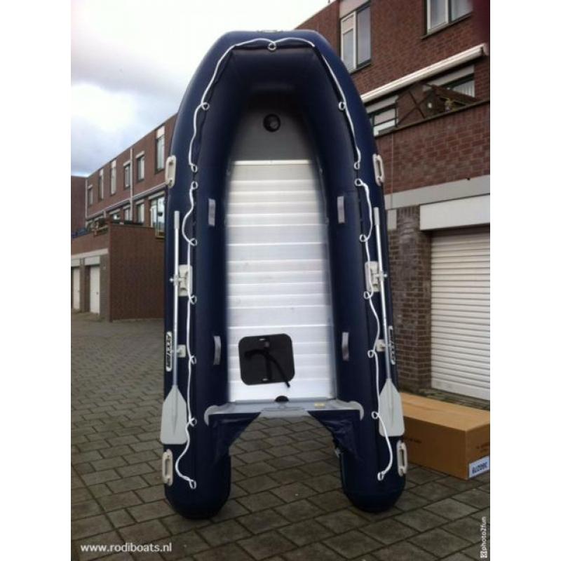 Rubberboot, met 8 PK kortstaart Buitenboord Motor én Trailer