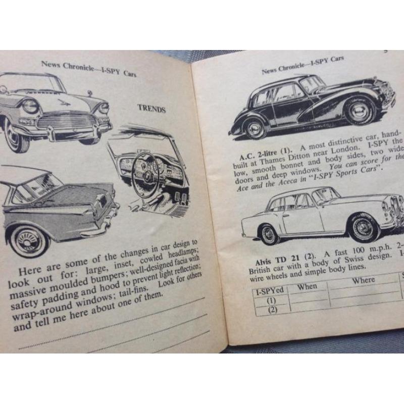 Aangeboden een I-Spy Car book uit de vijftiger jaren.