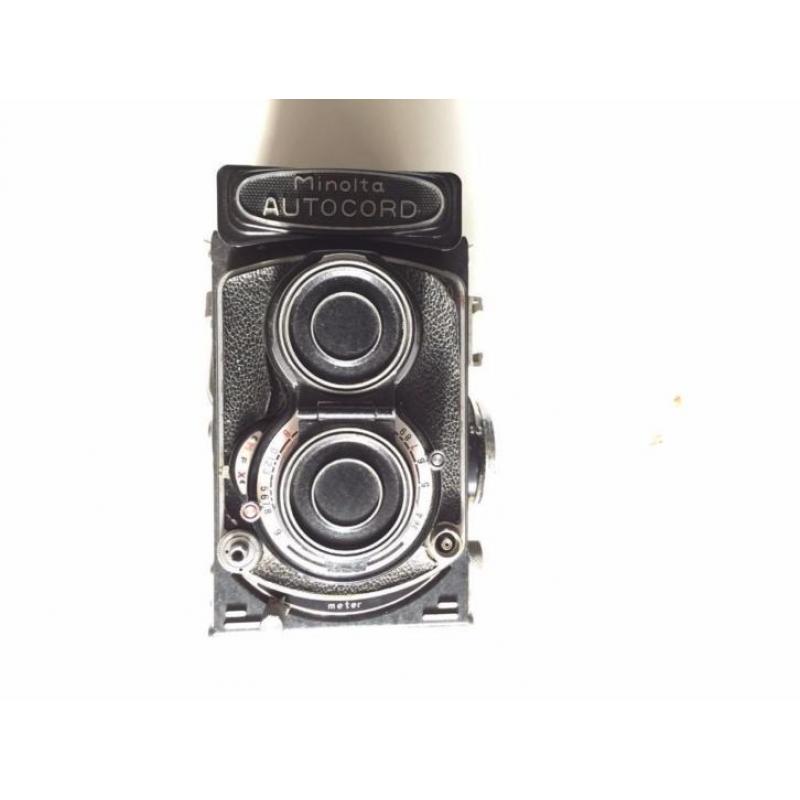 Antieke analoge spiegelreflex camera.Minolta autocord.