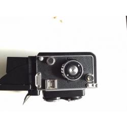 Antieke analoge spiegelreflex camera.Minolta autocord.