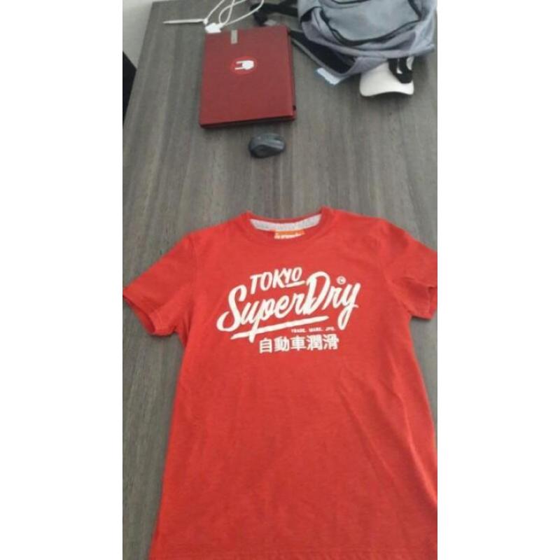 2 mooie SuperDry t-shirts