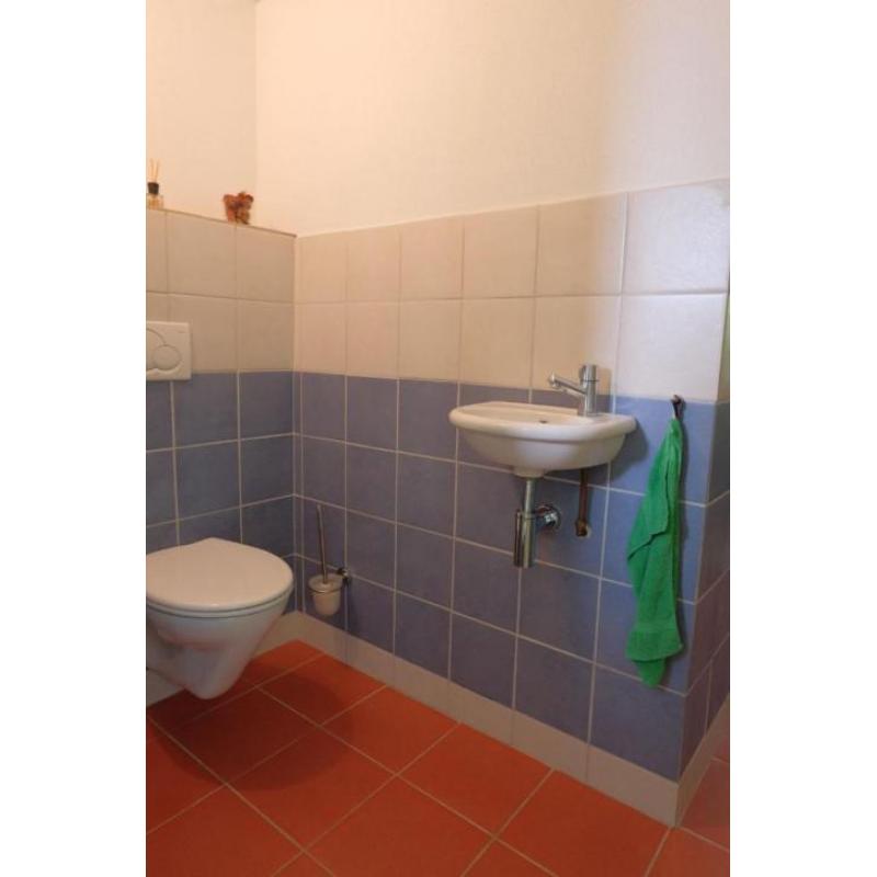 Leuke hoekwoning met ruimte voor kantoor/praktijkruimte