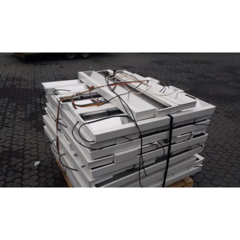Partij indirecte tl verlichting armaturen WANDSTRALERS 38 W