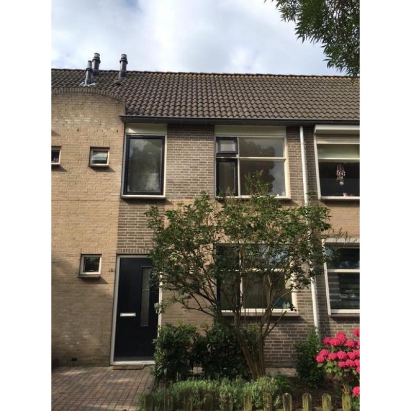 ZEER nette woning voor u geheel opgeknapt!