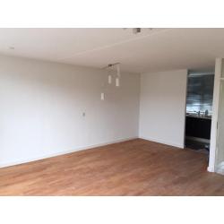 ZEER nette woning voor u geheel opgeknapt!