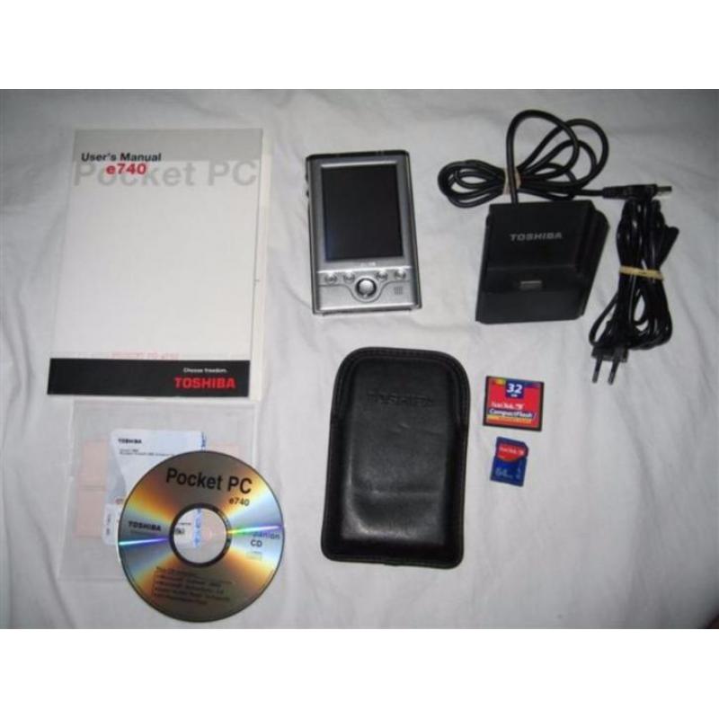 Toshiba e-740 PDA, incl. cradle, extra accu, adapter en boek