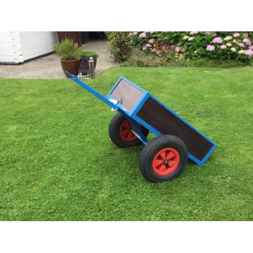 Mammoet skelter met aanhanger