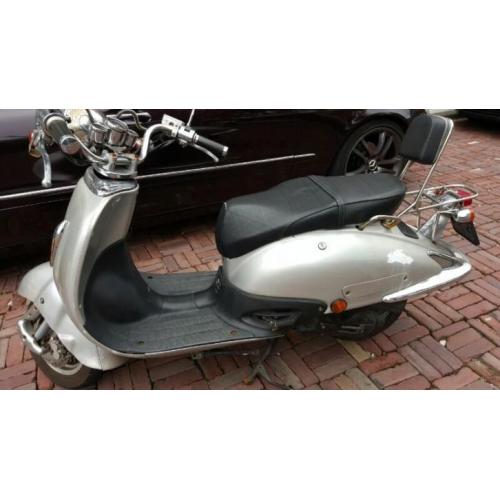 Te koop goeie retro brommer/scooter