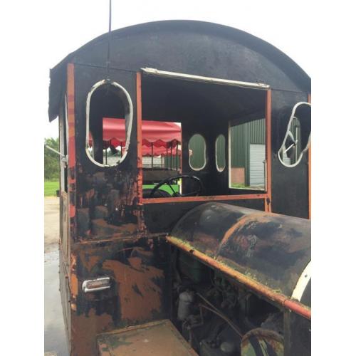 Tractor/trein Gulner met 2 aanhangers wagens voor rondritten