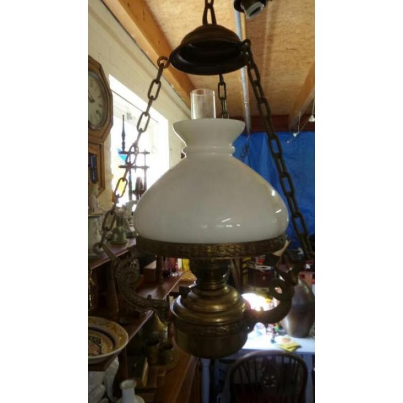 antieke petroleumhanglamp