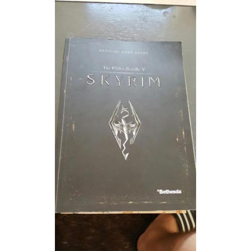 The elder scrolls V Skyrim official game guide