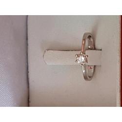 Wit gouden 18 krt ring met originele diamant