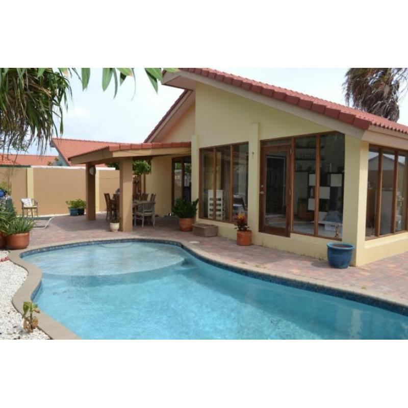 Vrijstaand huis met zwembad op Aruba te koop